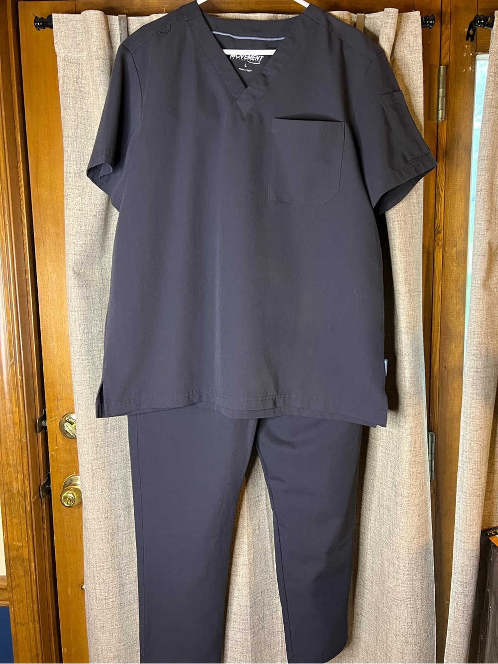 Movement by Butter Soft Men’s Two Piece Scrub Set Size Large
